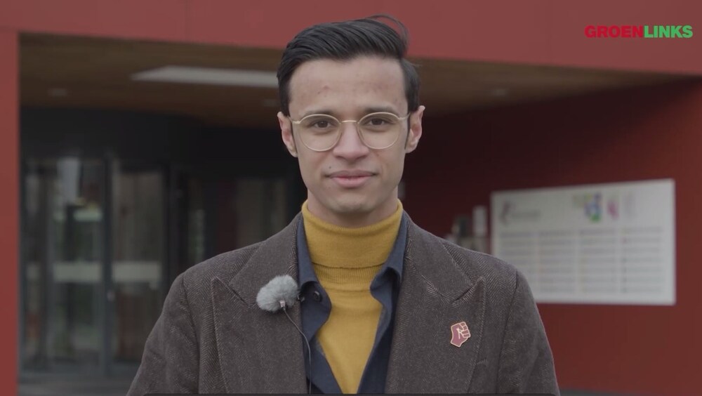 Roshano still uit de campagnefilm