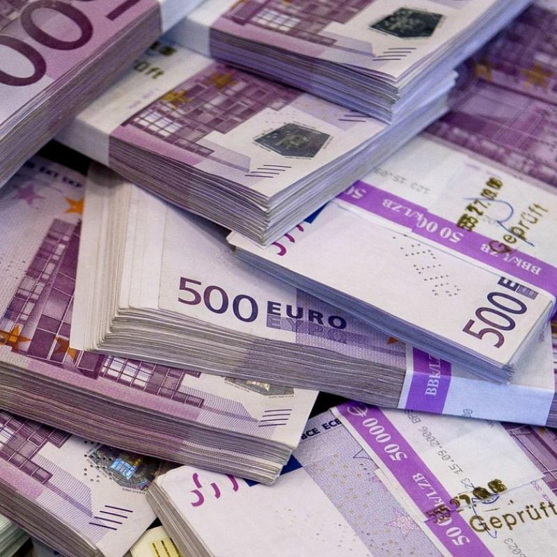 Stapels van 500 euro biljetten